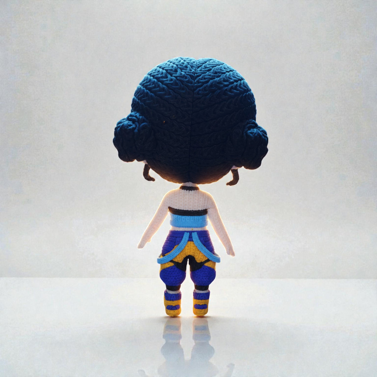 Zoey – Crochet Style Character Collectible (K-Pop Demon Hunters) – view 3 | Wigglix