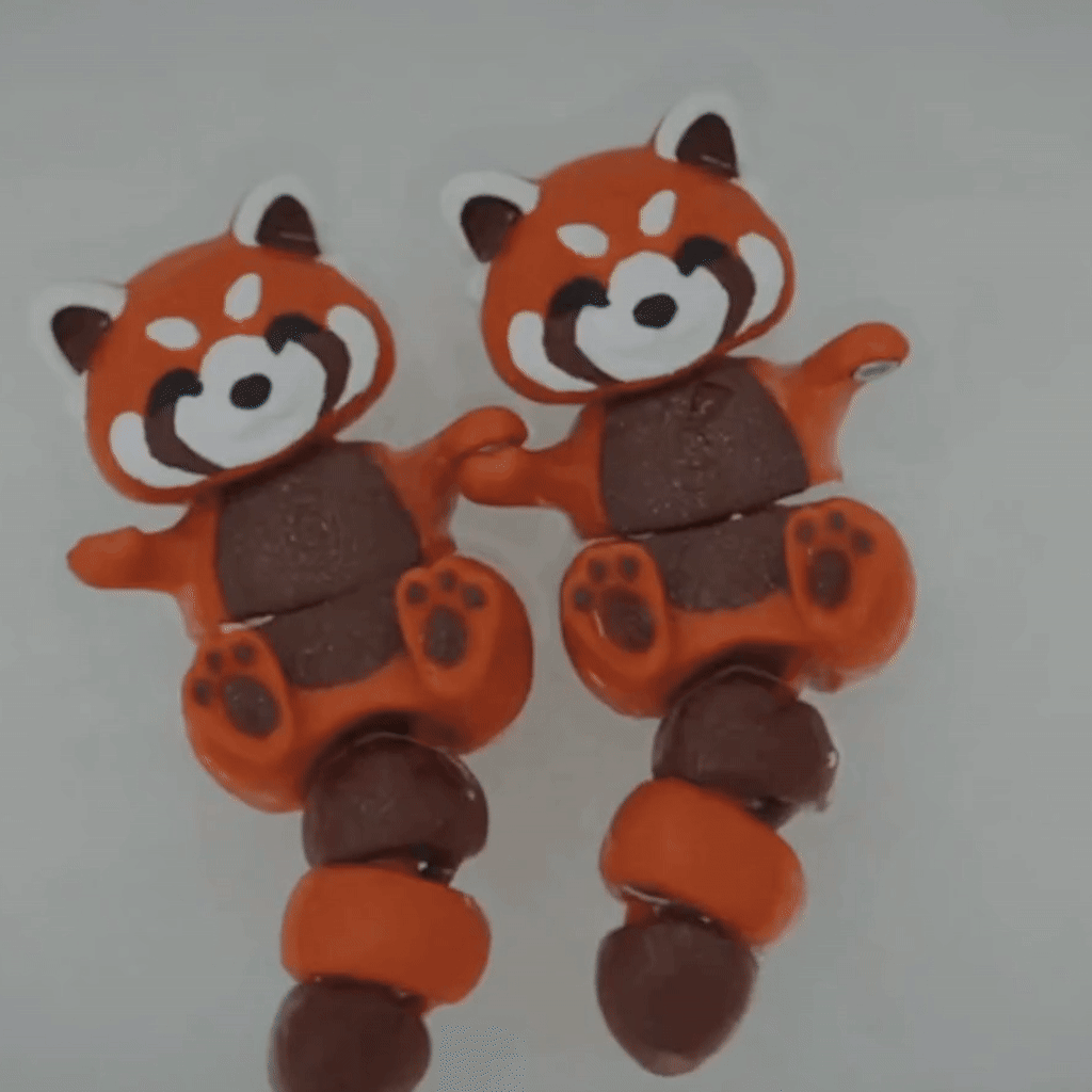 Maple the Flexi Red Panda – Magnetic Hand-Holding Buddy