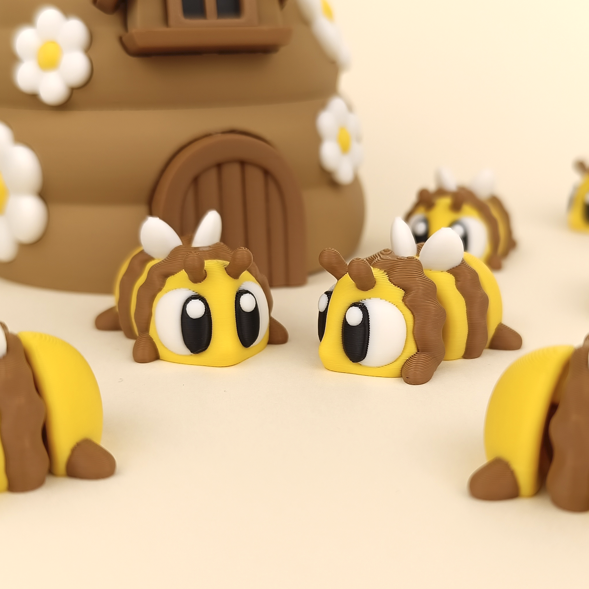 Flexi Bee & Beehive House – Charming Articulated Hive Duo