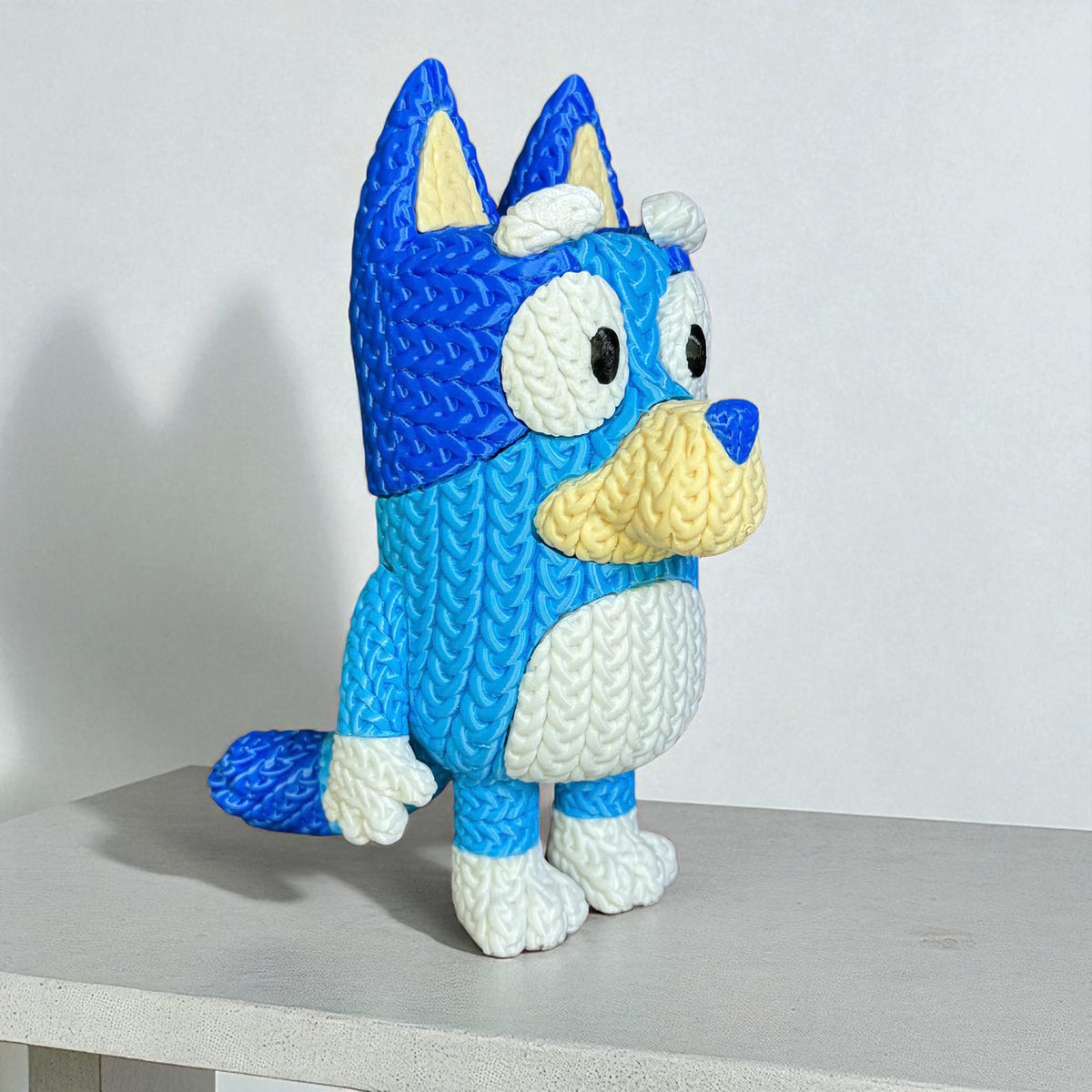 Bluey – Crochet-Style Collectible (Knitted Look, Fully Assembled) – view 2 | Wigglix