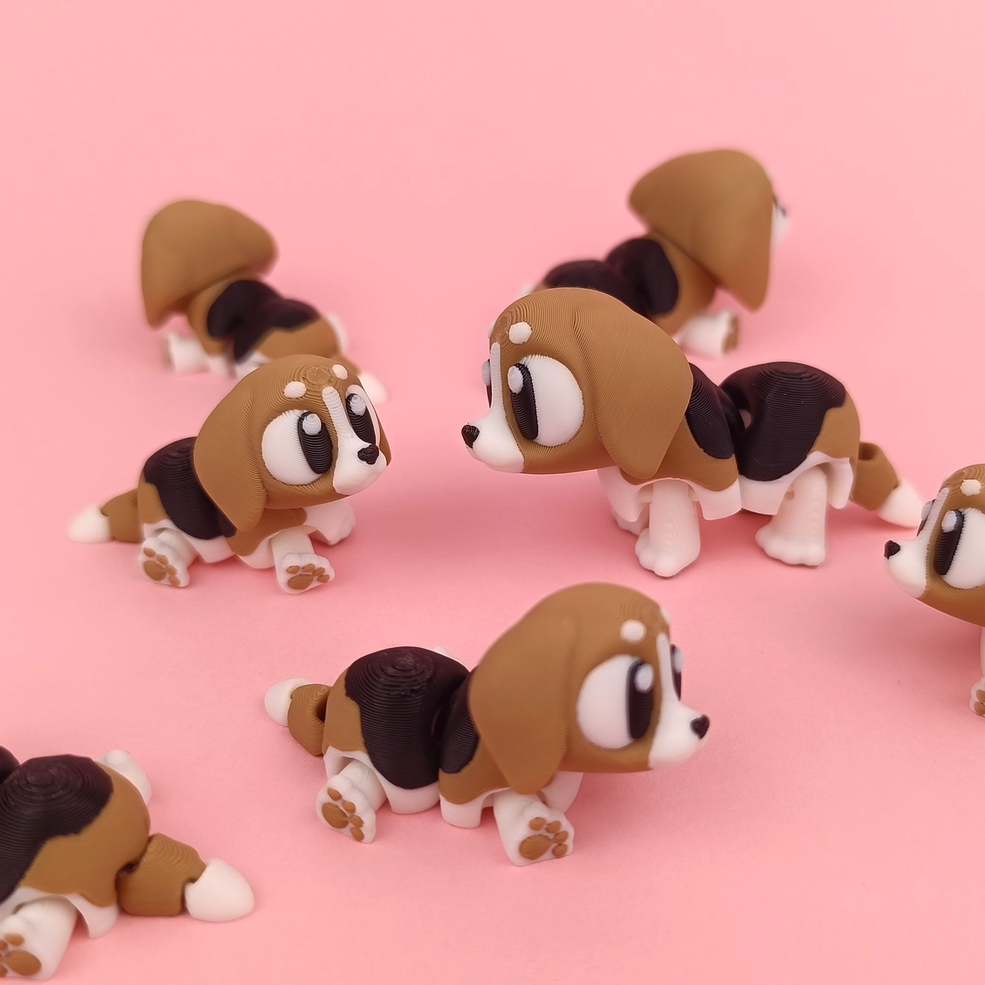 Flexi Beagle Pup Set – Wiggly, Loyal Desk Companions (Set of 5)